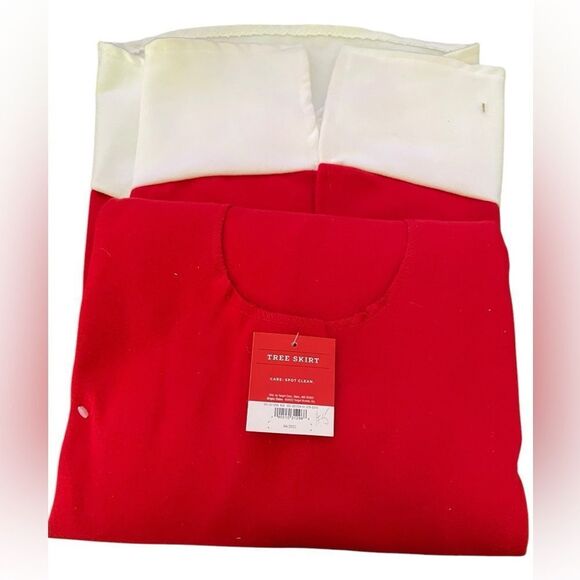 461 CHRISTMAS TREE SKIRT - Picture 1 of 3